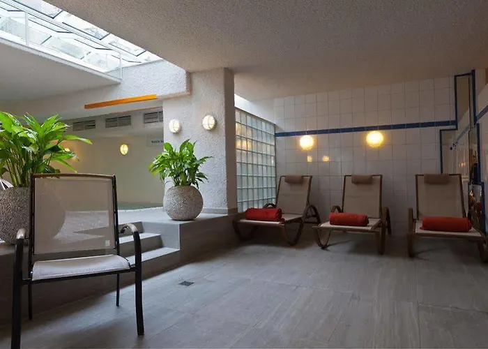 Отель Michels Inselhotel Vier Jahreszeiten Нордерней